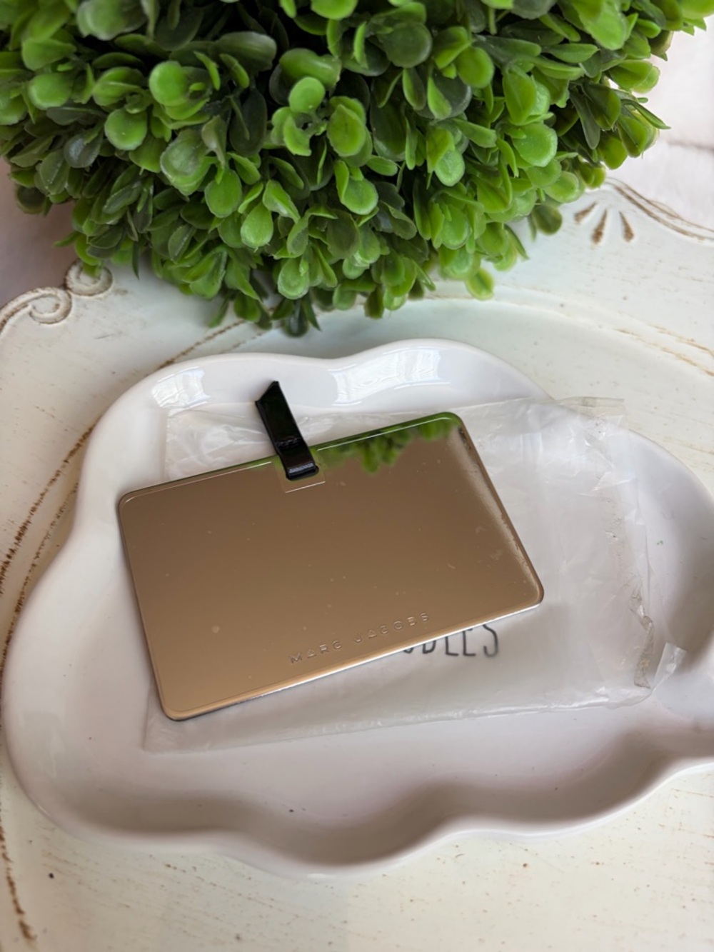 Marc Jacobs silver Metal Compact Mirror with pull tab